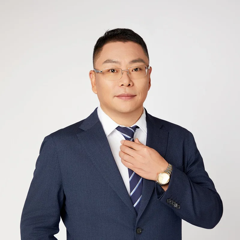 Hongfei Cai, Fundador y presidente en H·EASY
