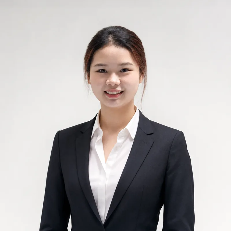 Yiyang Luo, Socio comercial en H·EASY