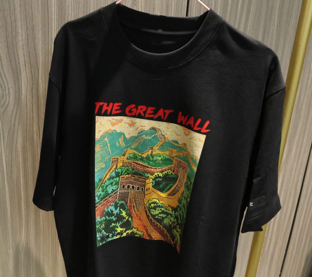 Why DTF Printing Performs Exceptionally on Dark Fabrics?